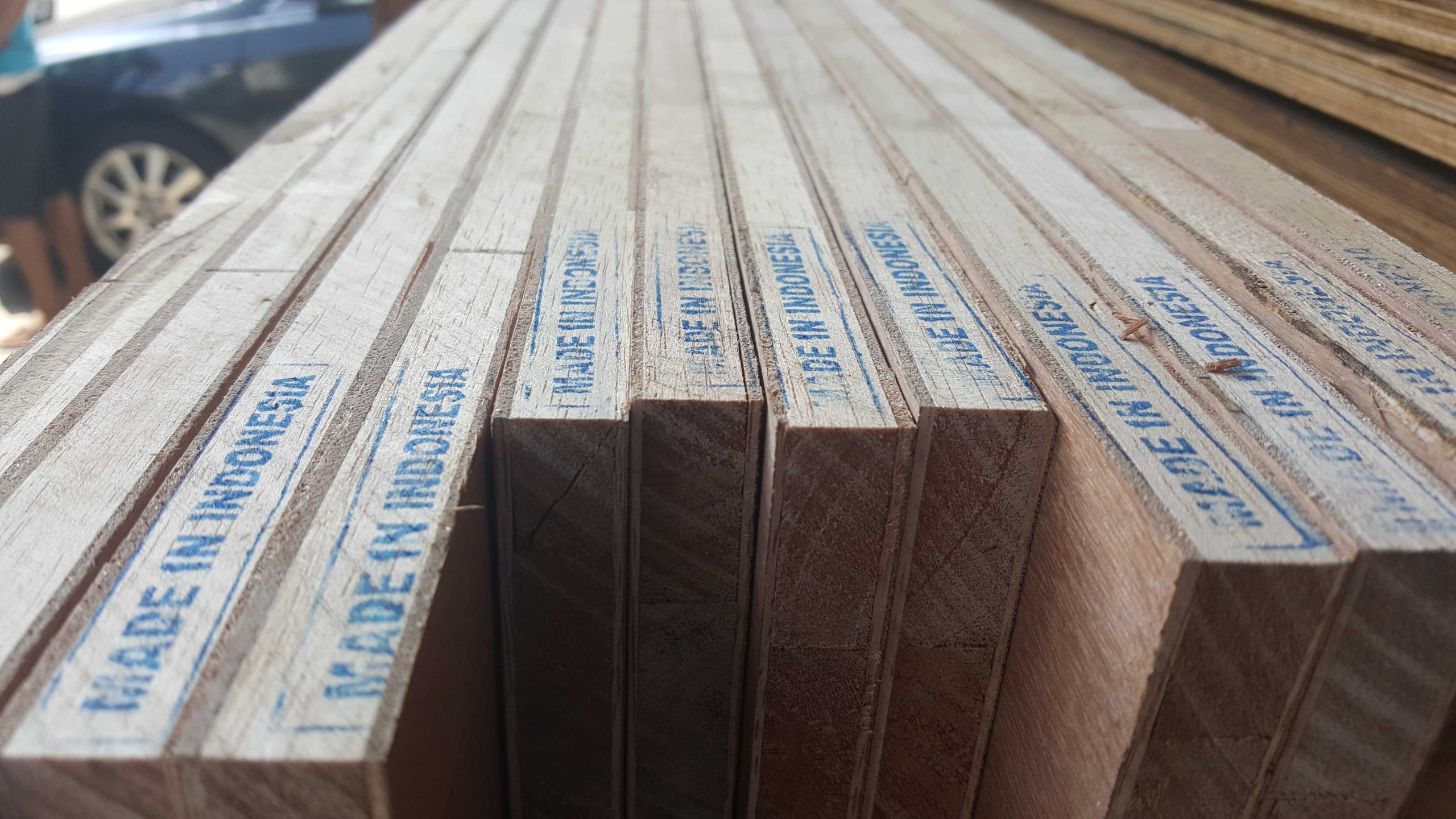 Indonesia Blockboard - Quality Wood Products from PT. Bintang Sakti Sentosa & Bintang Sakti Plywood. Blockboard Indonesia - Produk Kayu Berkualitas dari PT. Bintang Sakti Sentosa & Bintang Sakti Plywood